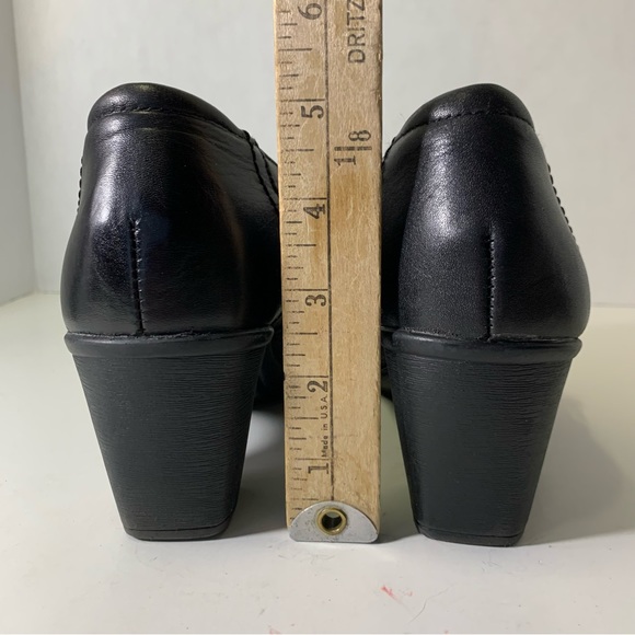 Thom McAn women’s Flossie Black Block Hell Buckle Slip-On size 7W - Picture 8 of 11